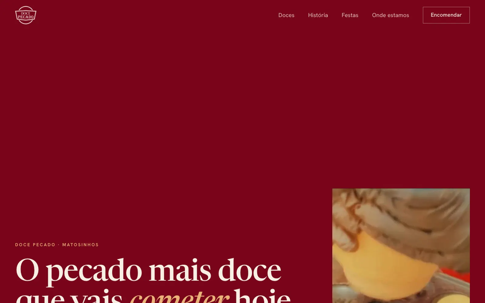 Página inicial da Doce Pecado, com o título “O pecado mais doce que vais cometer hoje” sobre fundo carmim.
